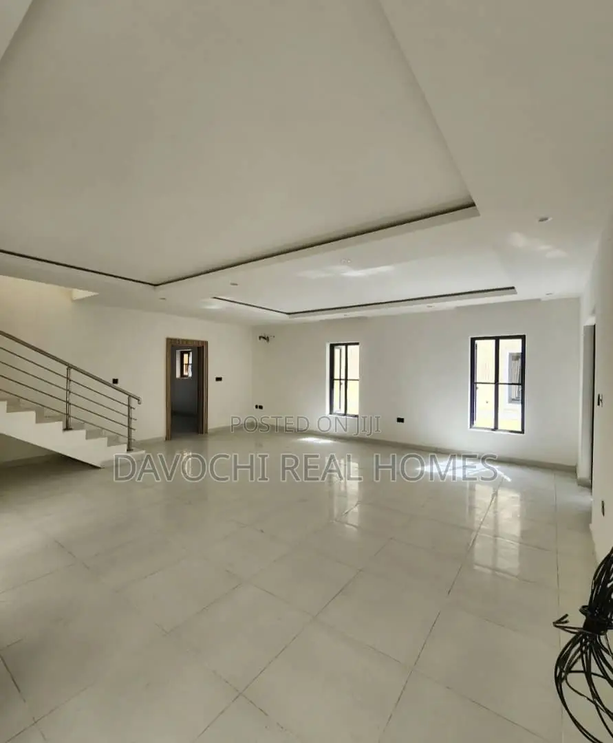 5bdrm Duplex in Chevron Drive, Lekki for rent