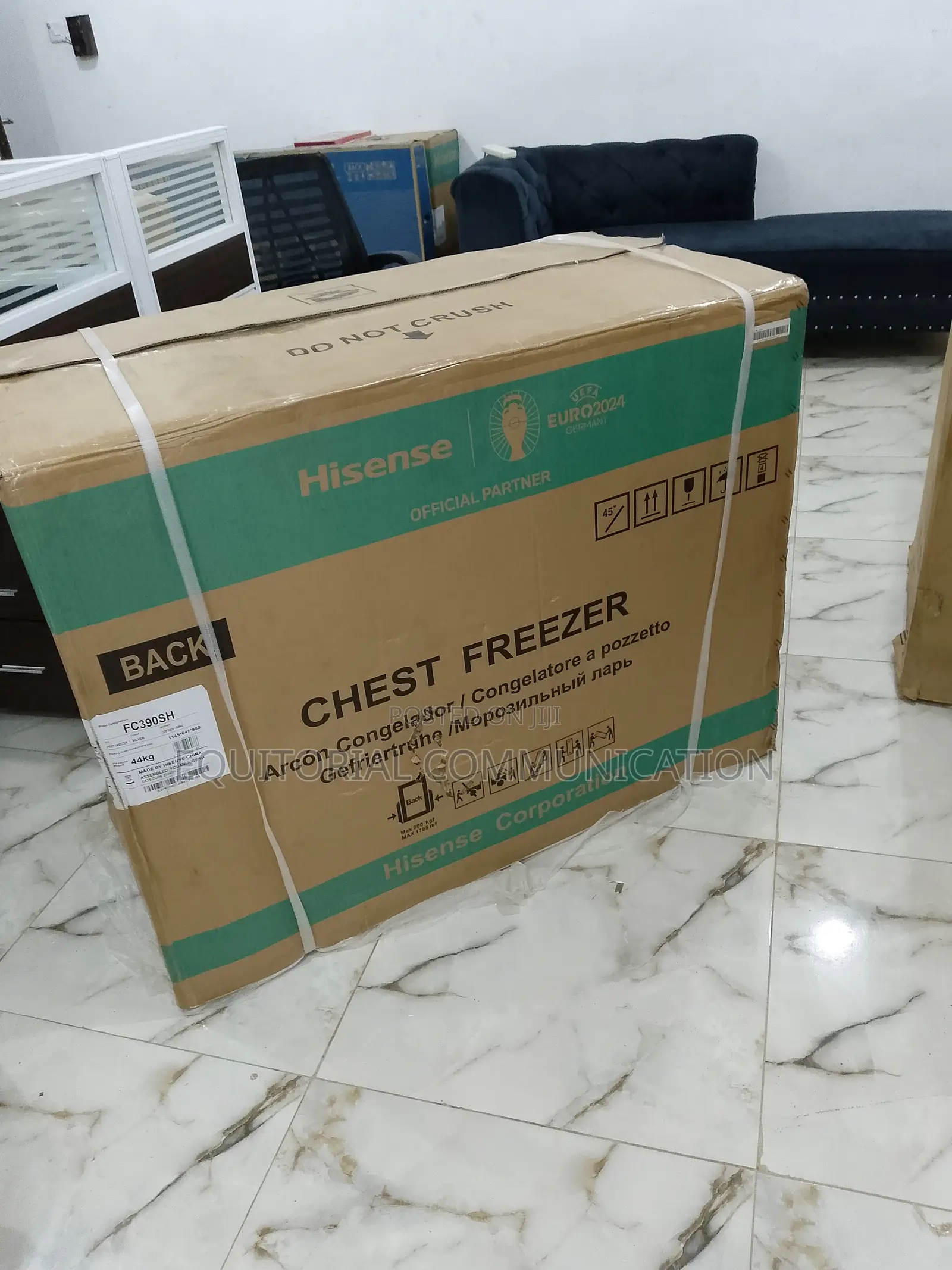 Hisense 297 Liters Chest Freezer Silver| FRZ Fc 390 Sh