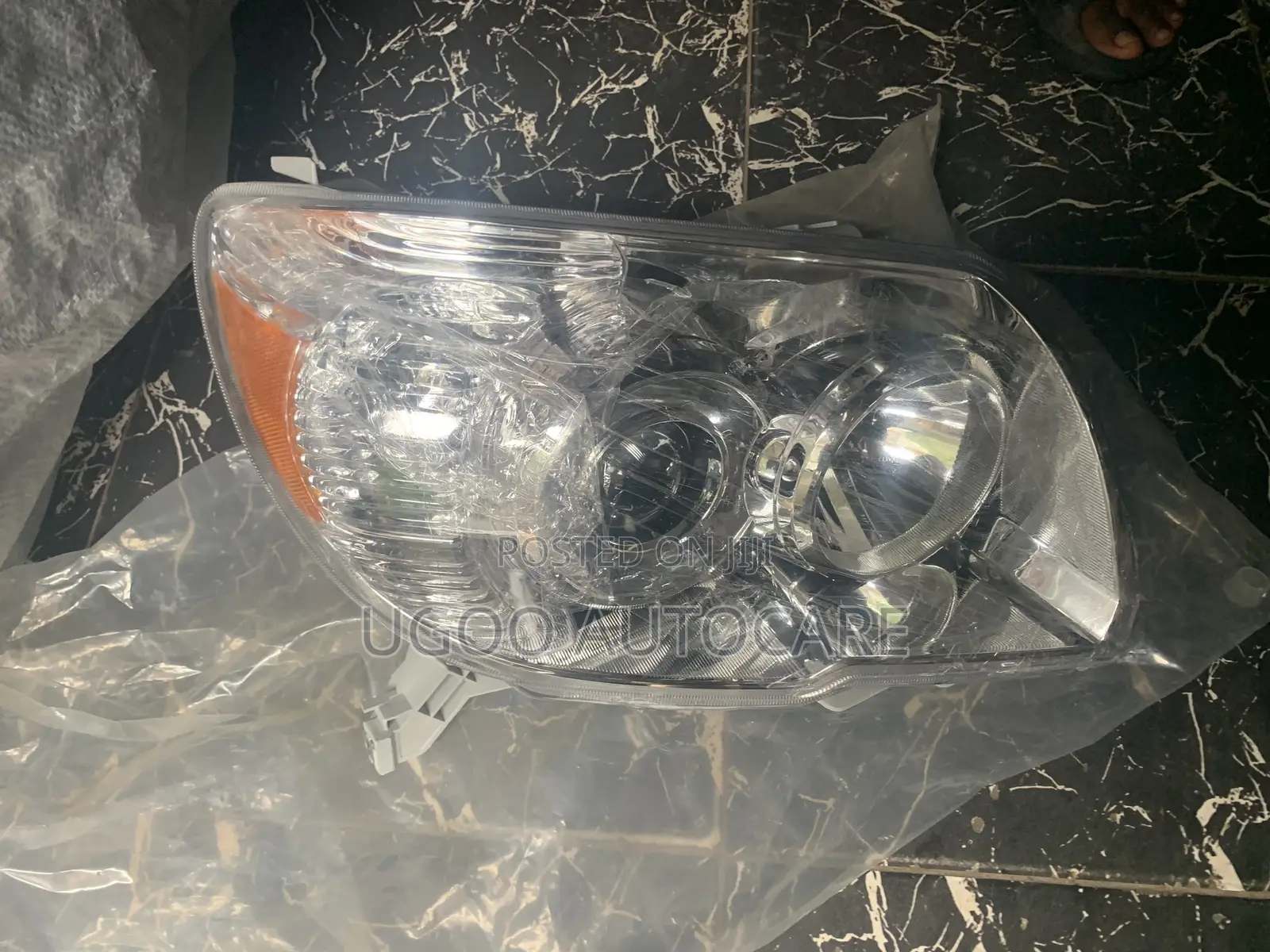 Toyota 4runner 2006 Headlight Set