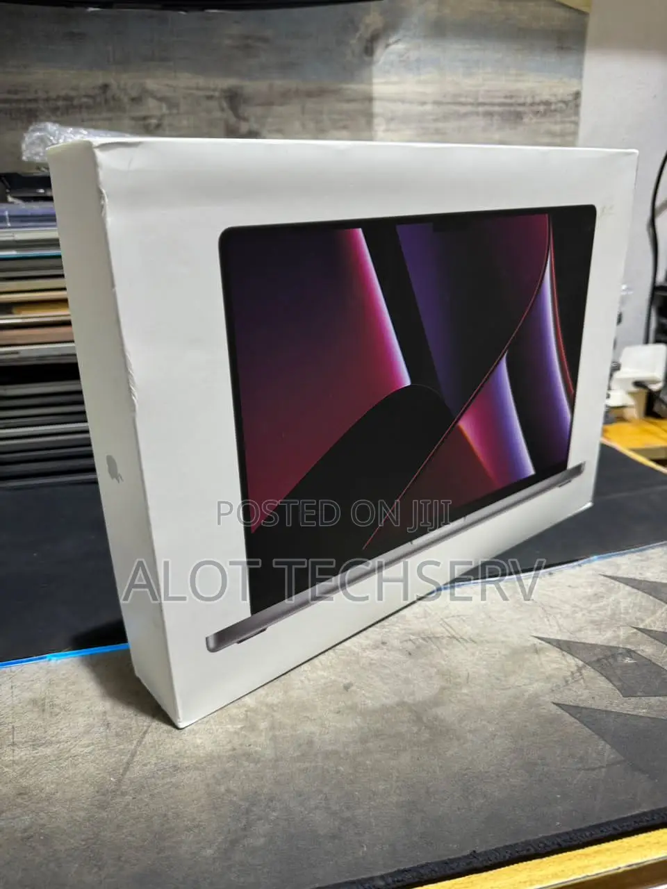 New Laptop Apple MacBook Pro 2023 M2 Max 14-Inch 16GB Apple M2 SSD 1T