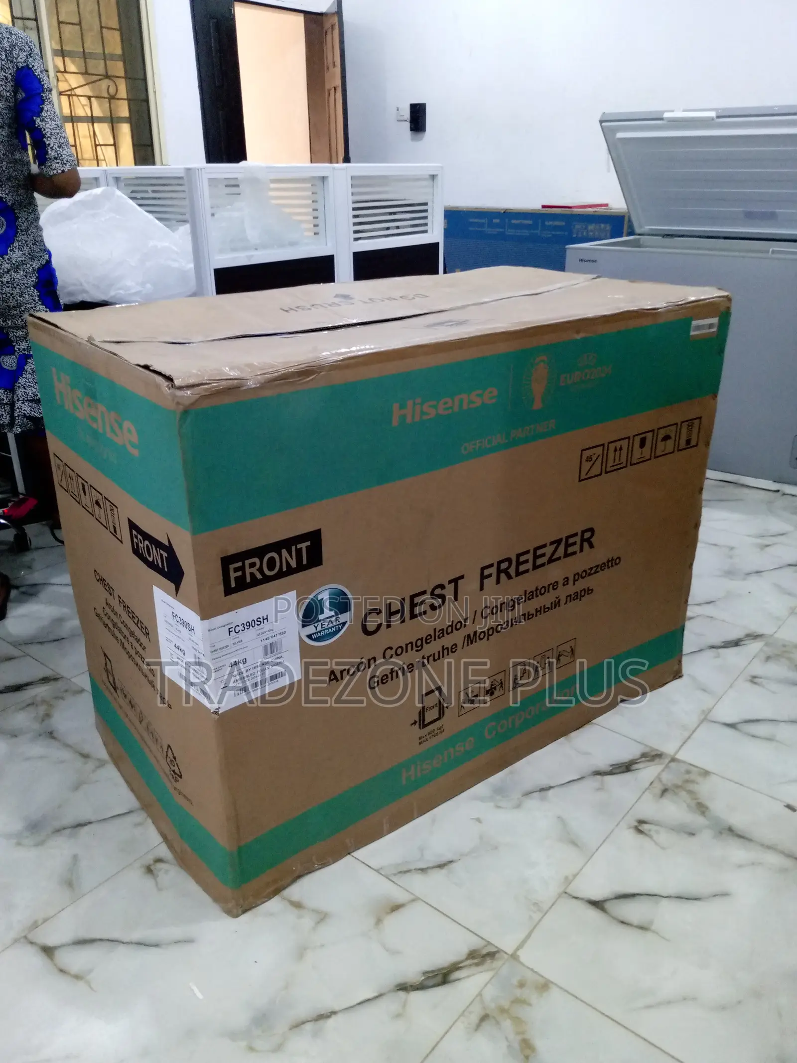 Affordable 297ltr Hisense Fc390sh Chest Freezer