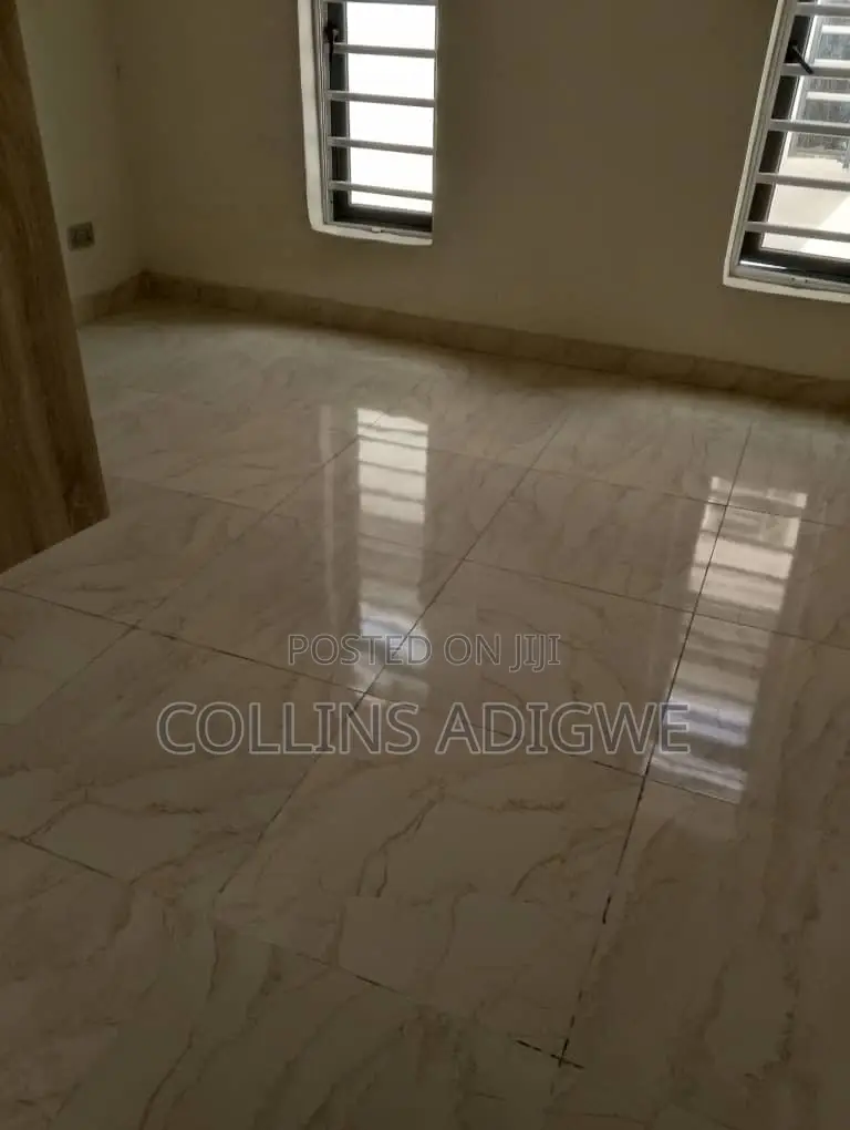 4bdrm Duplex in Gated Estate Orchid, Chevron for sale