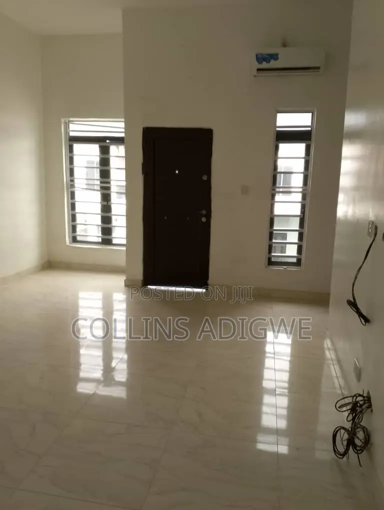 4bdrm Duplex in Gated Estate Orchid, Chevron for sale