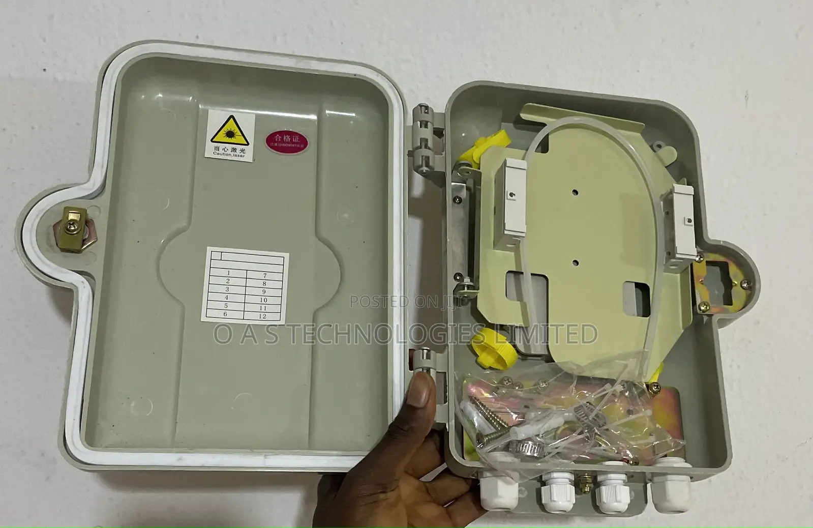 8 Core Fiber Optic Terminal Box 32x9.5x25 Cm