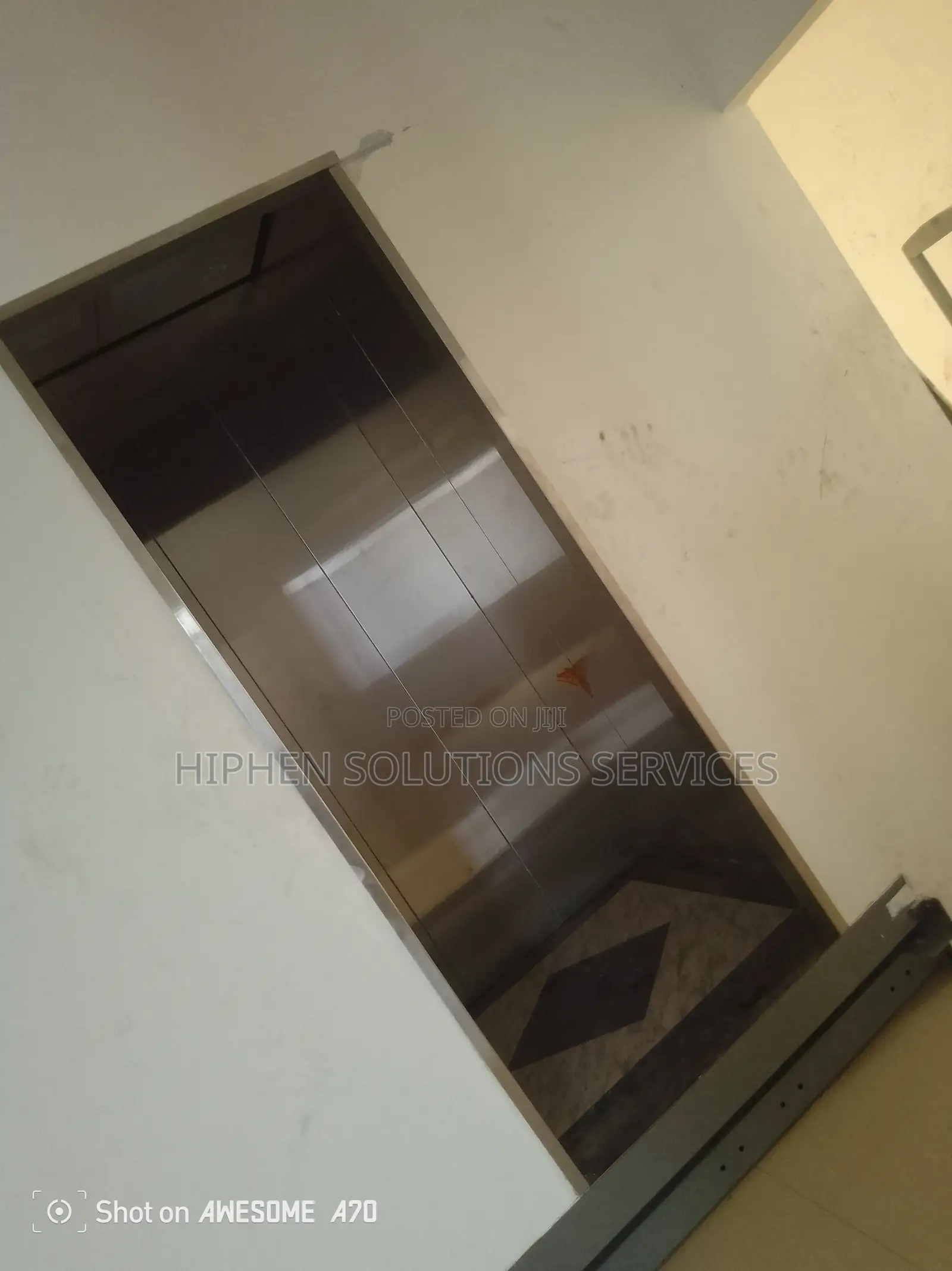 Hotel Lift