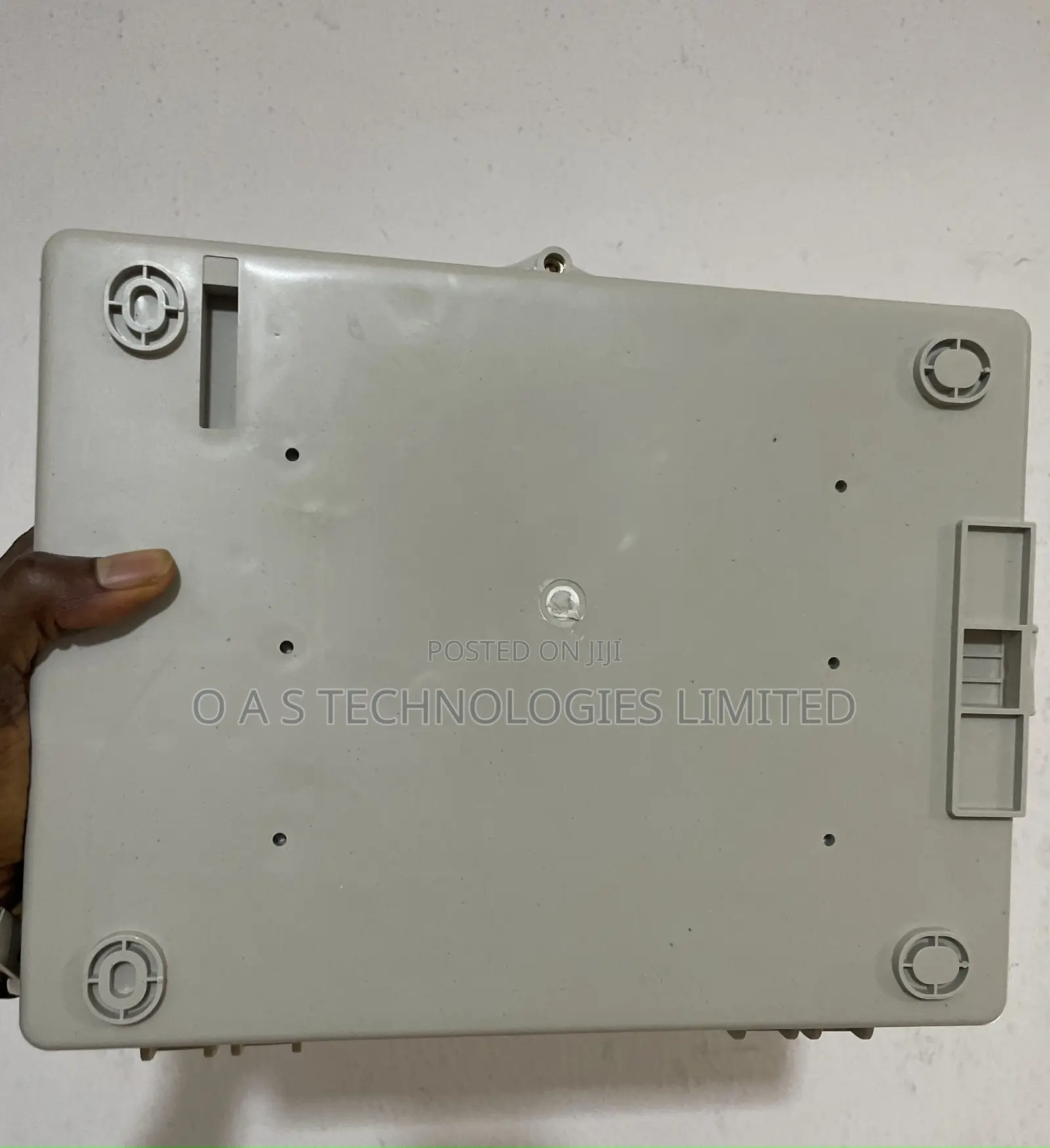 16 Core Fiber Optic Terminal Box 39.5x11.5x29.5 Cm