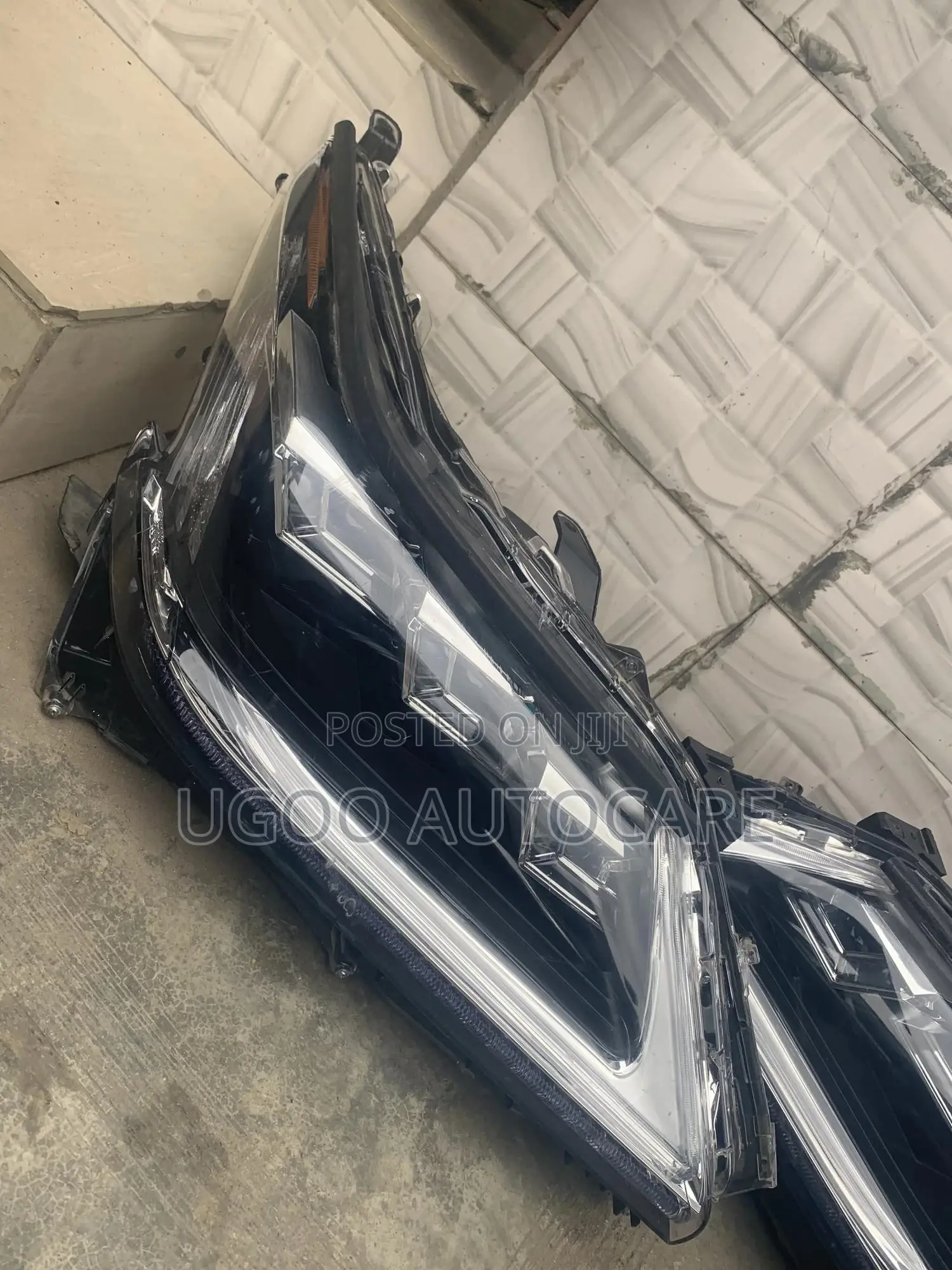Lexus Lx 570 2018 Three Torch Headlights