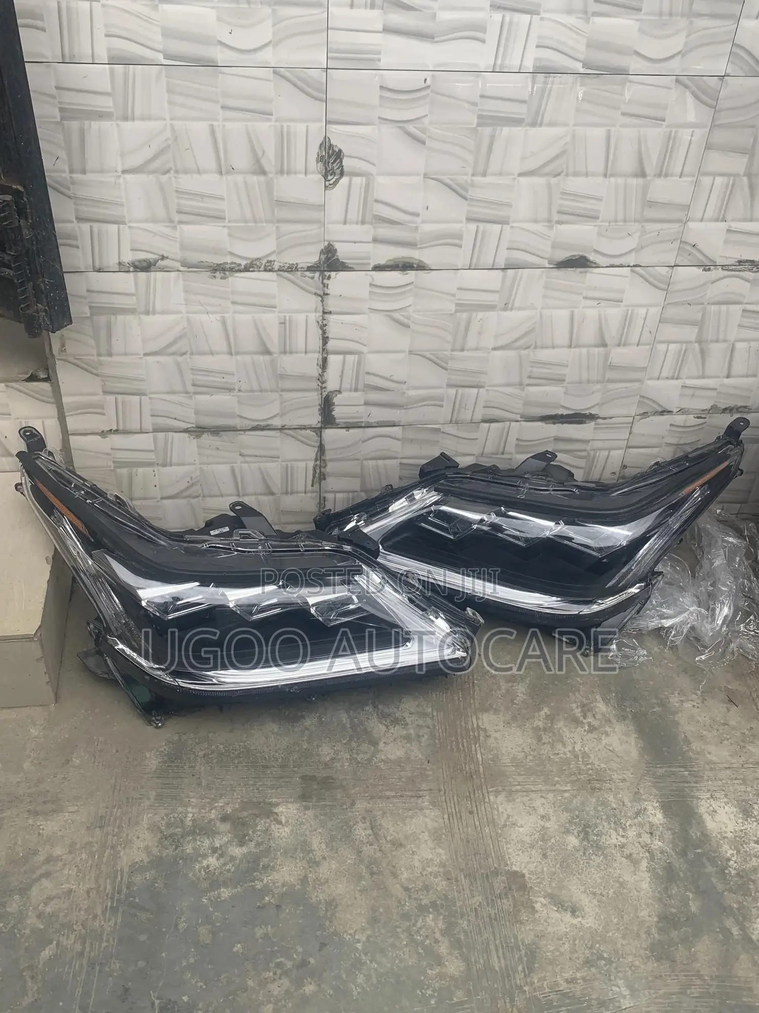 Lexus Lx 570 2018 Three Torch Headlights