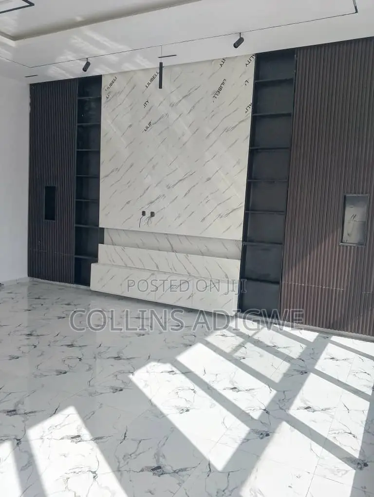 5bdrm Duplex in Orchid Road Chevron for sale