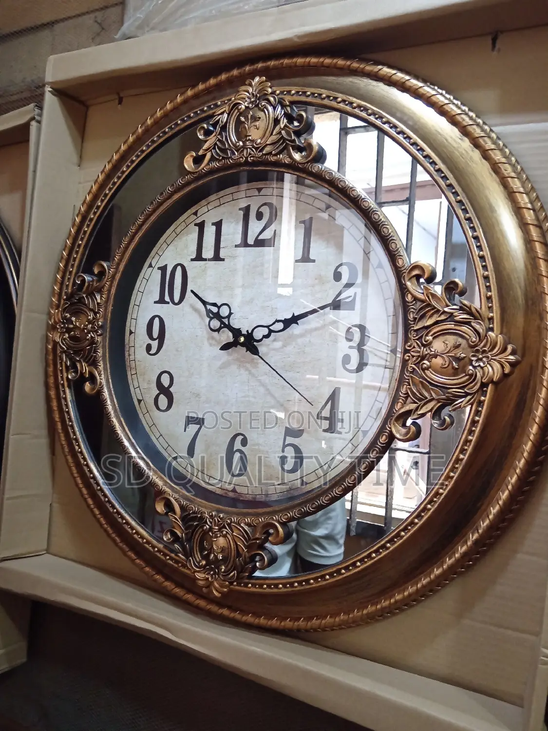 Home Quality Wall Clock (30 Inches)