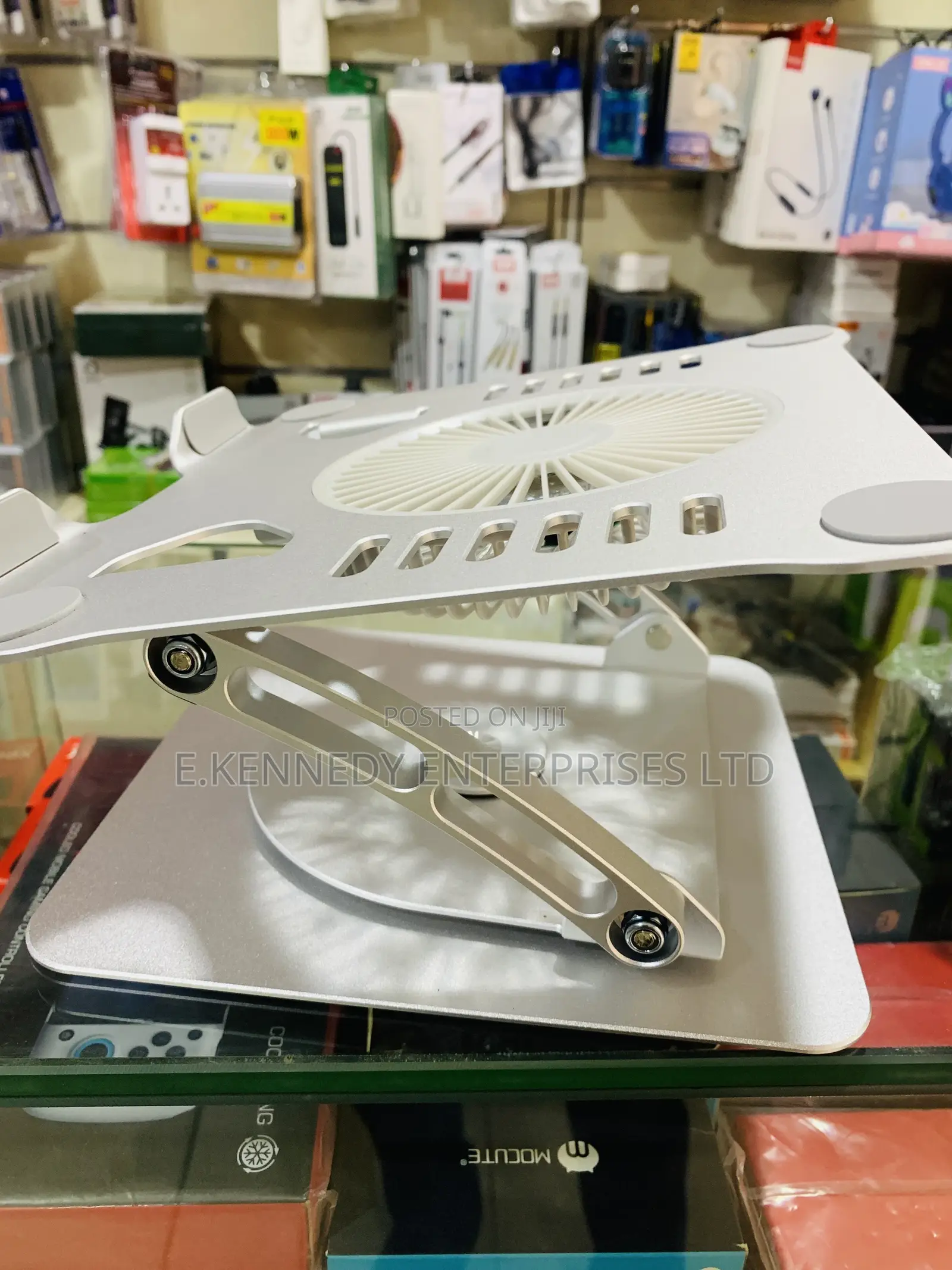 Big Fan Adjustable Laptop Stand