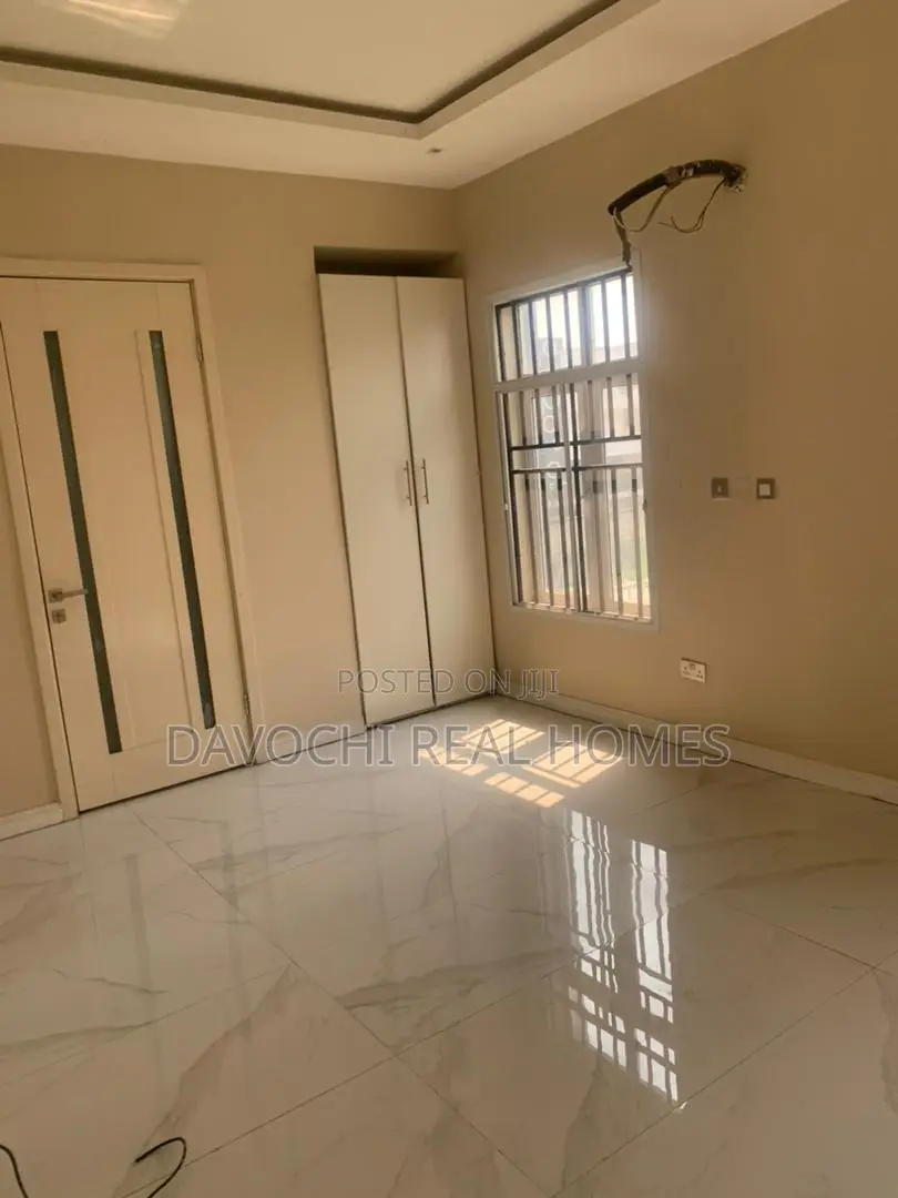 5bdrm Duplex in Chevron Drive, Lekki for rent