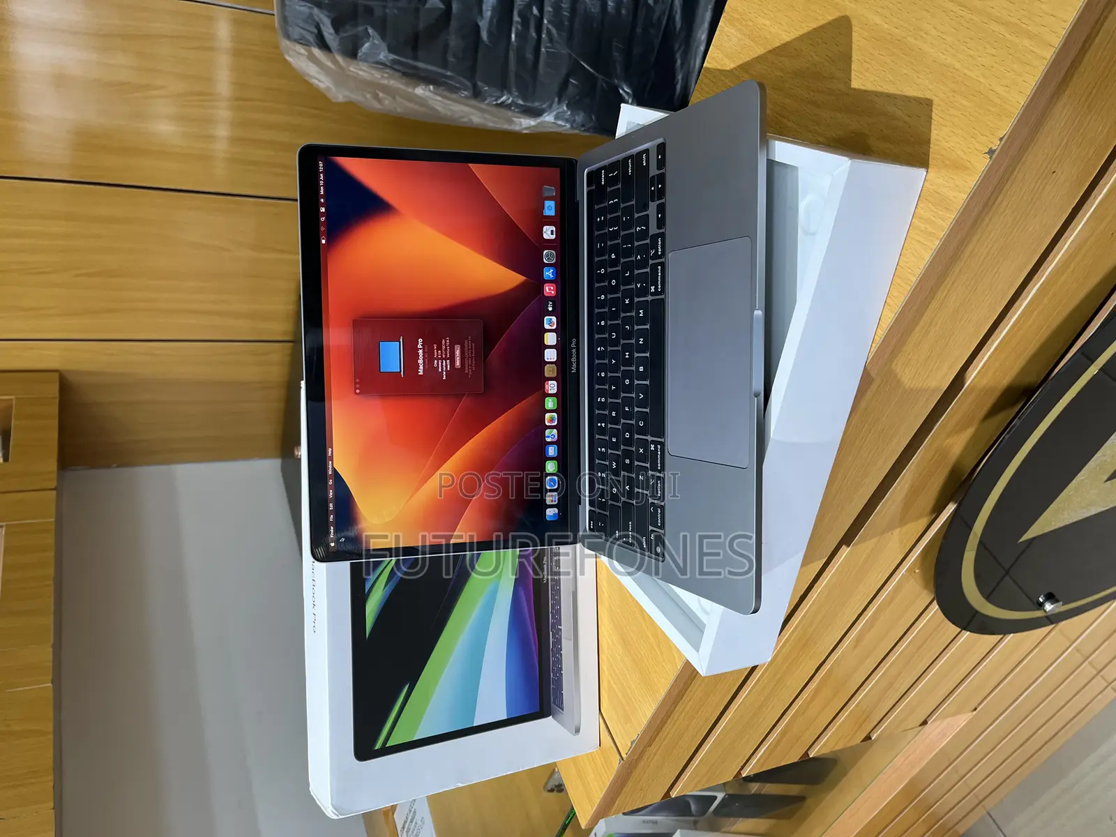 Laptop Apple MacBook Pro 2022 M2 8GB SSD 256GB