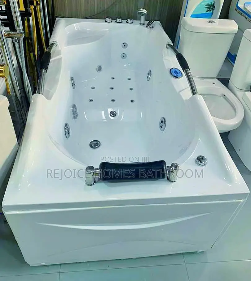 Single Jacuzzi