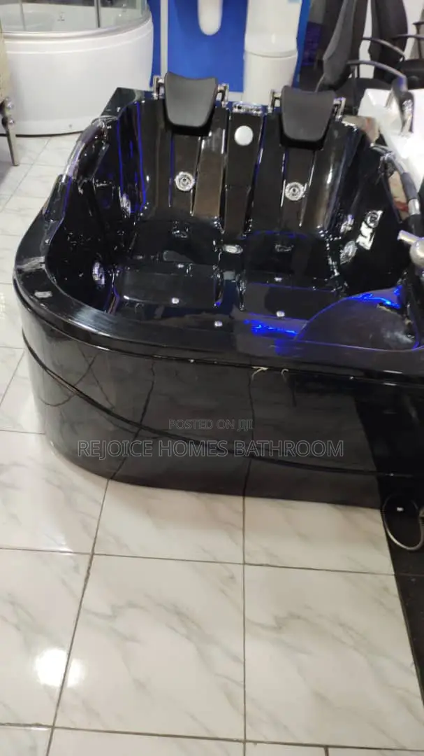 Black Double Jacuzzi