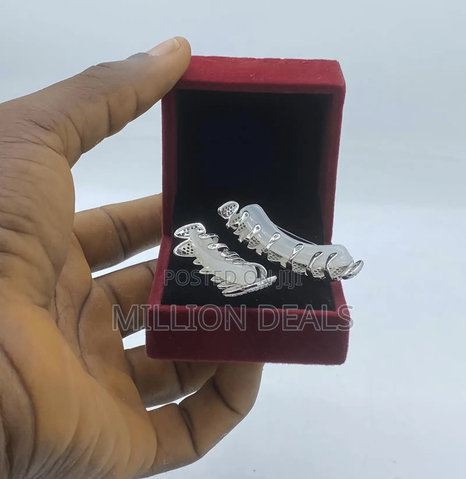 Iced Luxe Teeth Hip Hop Grillz