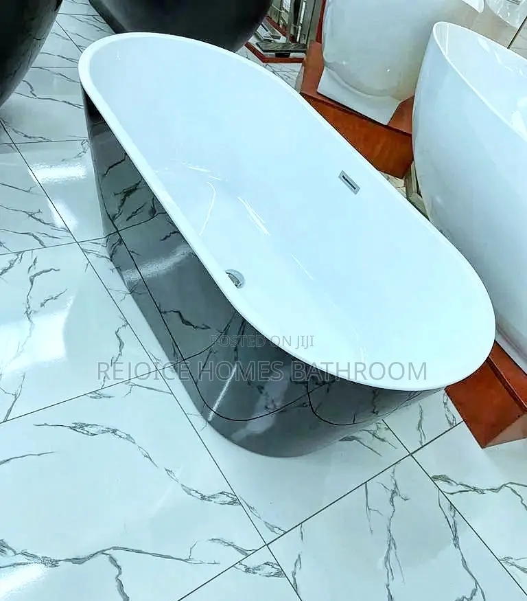 Black and White Freestanding Bathtub