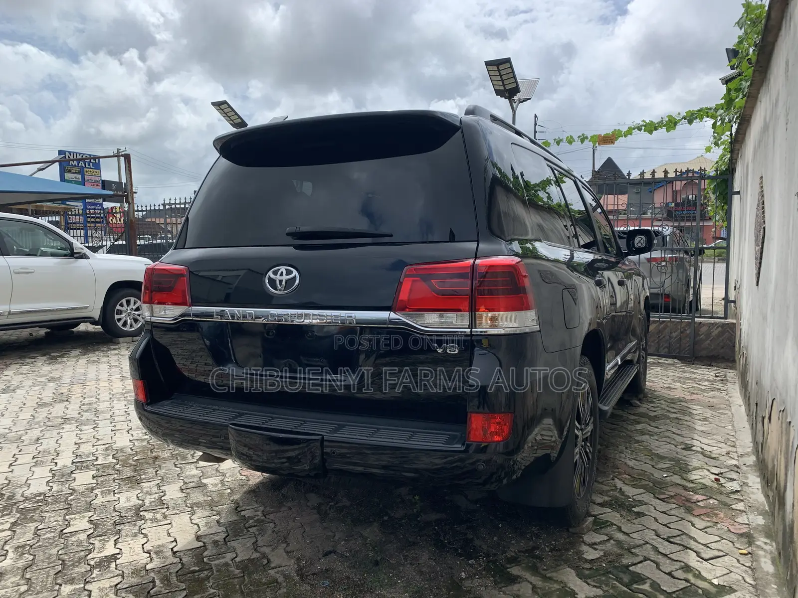 Toyota Land Cruiser 5.7 V8 VXR 2017 Matt Black