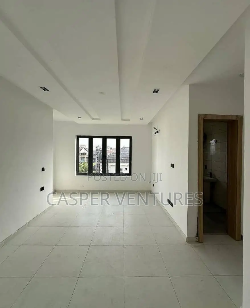 3bdrm Apartment in Gbada, Ikate for sale