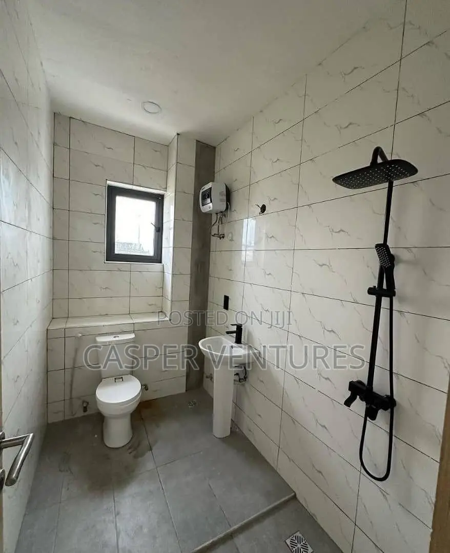 3bdrm Apartment in Gbada, Ikate for sale