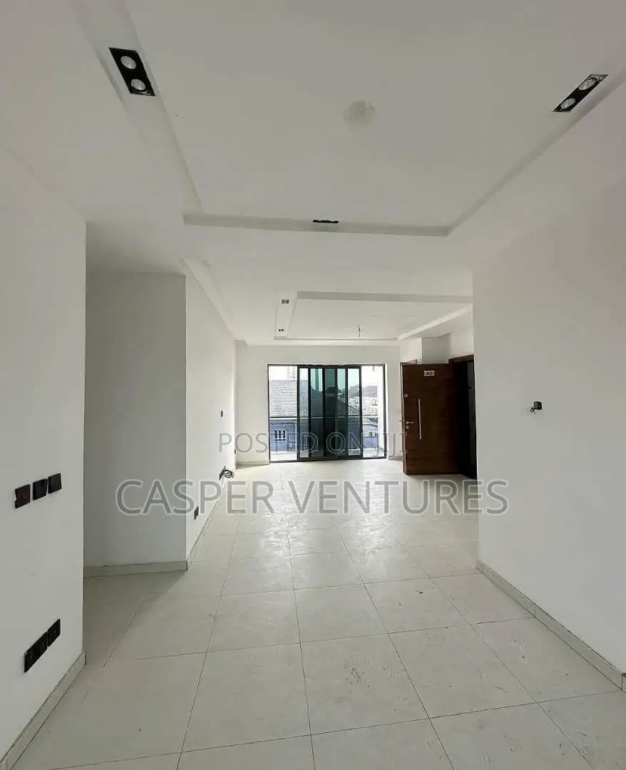 3bdrm Apartment in Gbada, Ikate for sale