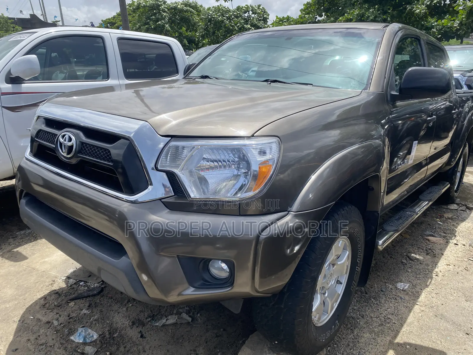 Toyota Tacoma 2013 Brown