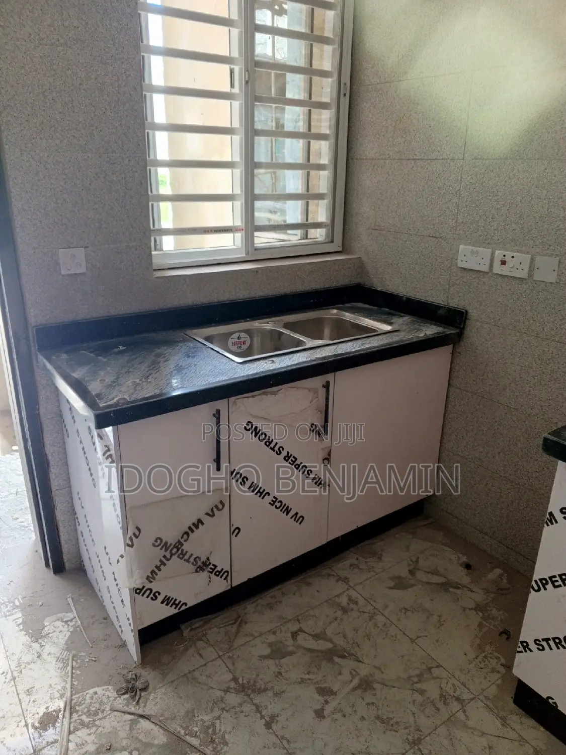 High Gloss Kitchen Cabinets With Black Marble Top