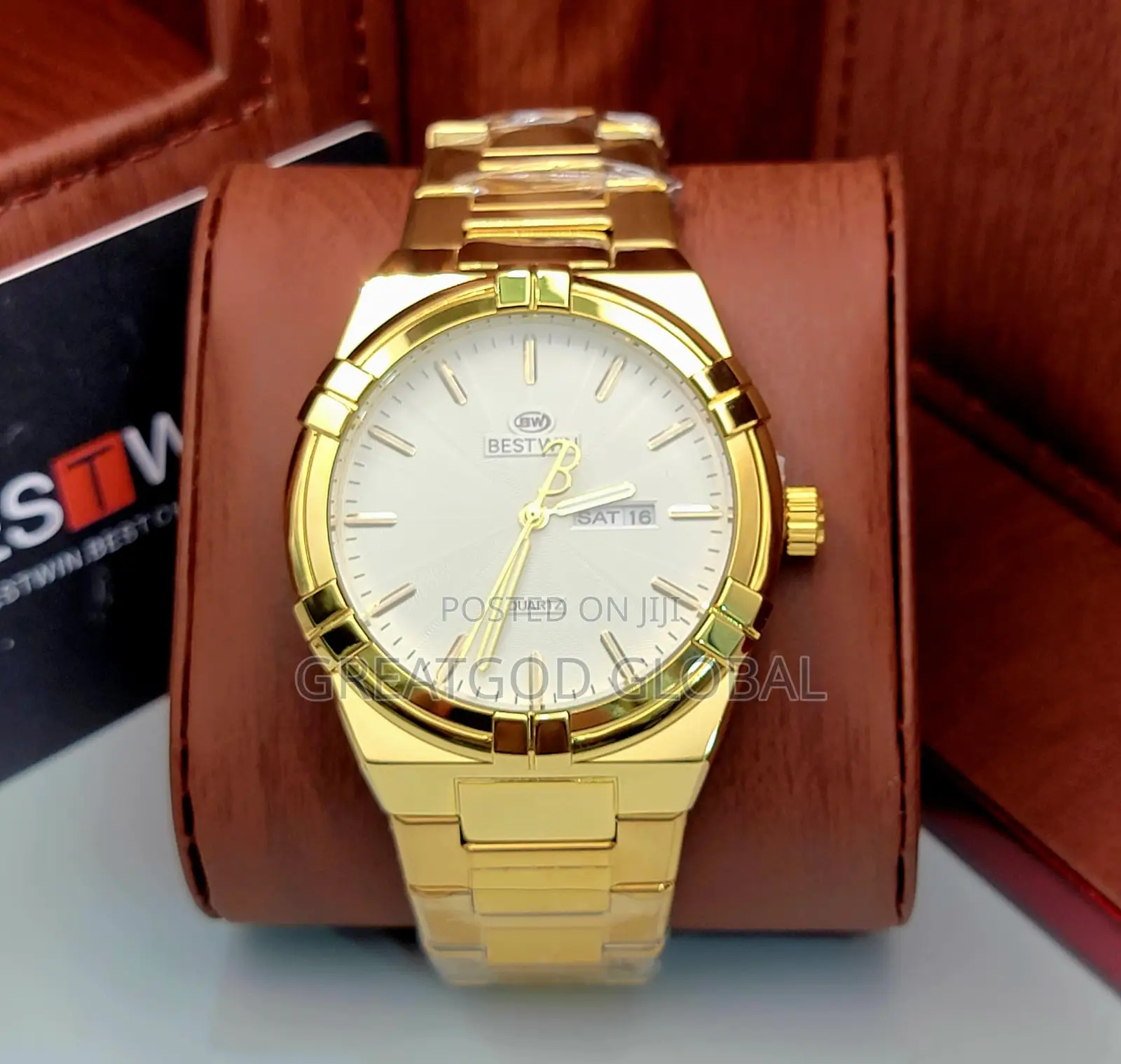 Bestwin Analog Movement Wristwatch. Gold Plated