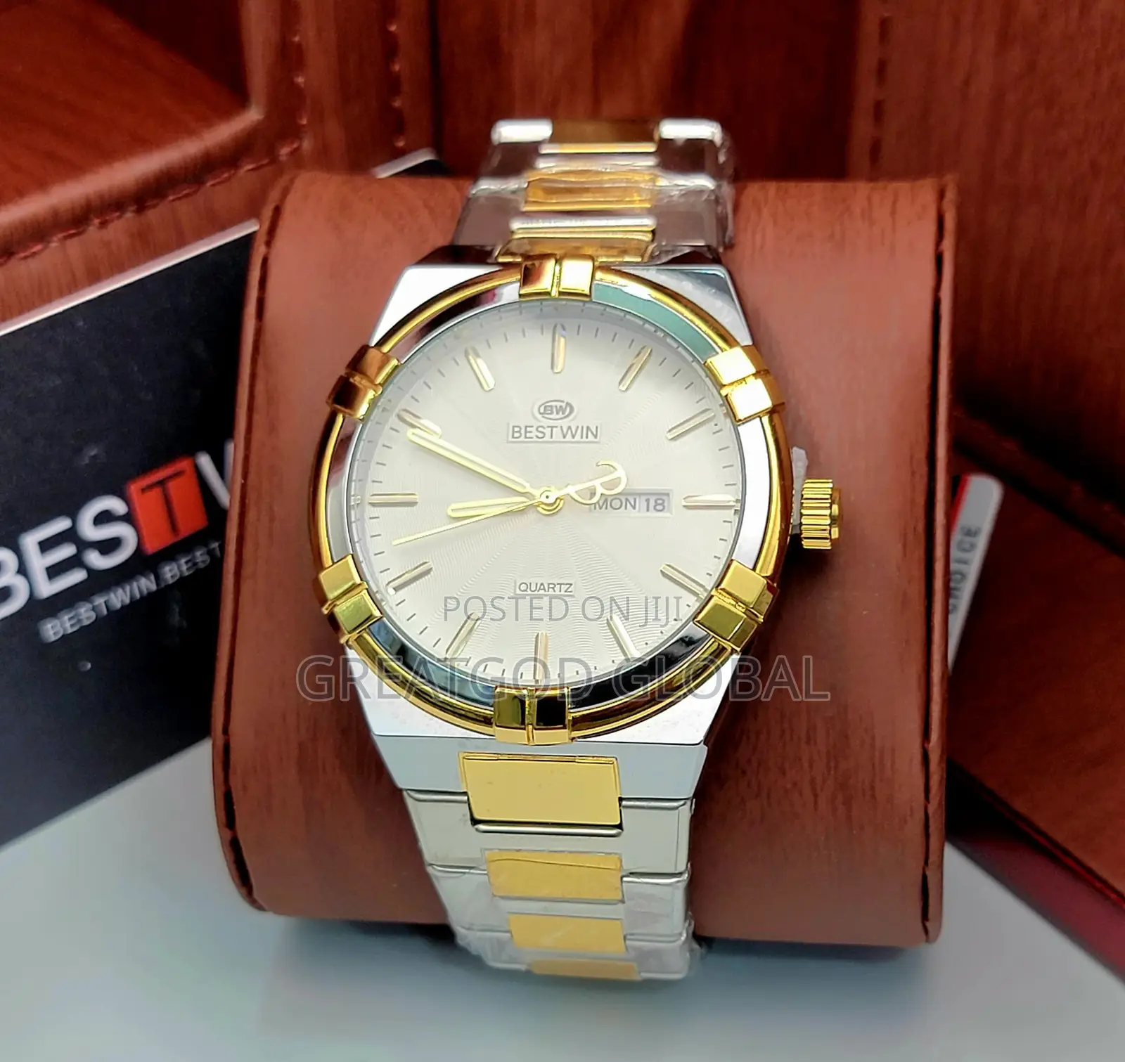 Bestwin Analog Movement Wristwatch. Gold Plated