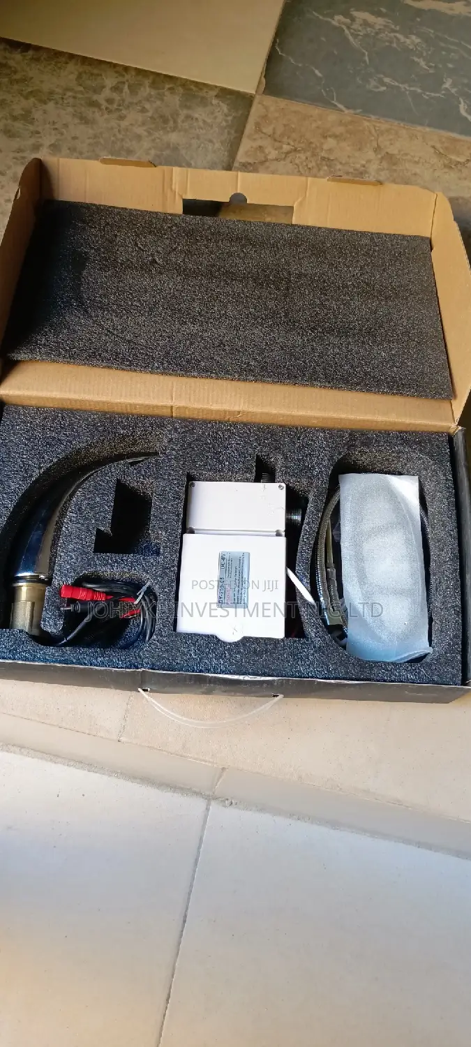 Mmaat England Sensor Washand Basin Tap