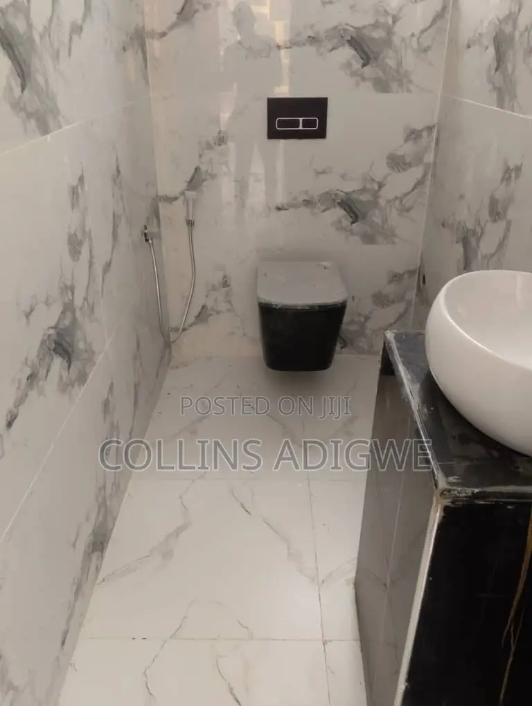 5bdrm Duplex in Service Estate for sale