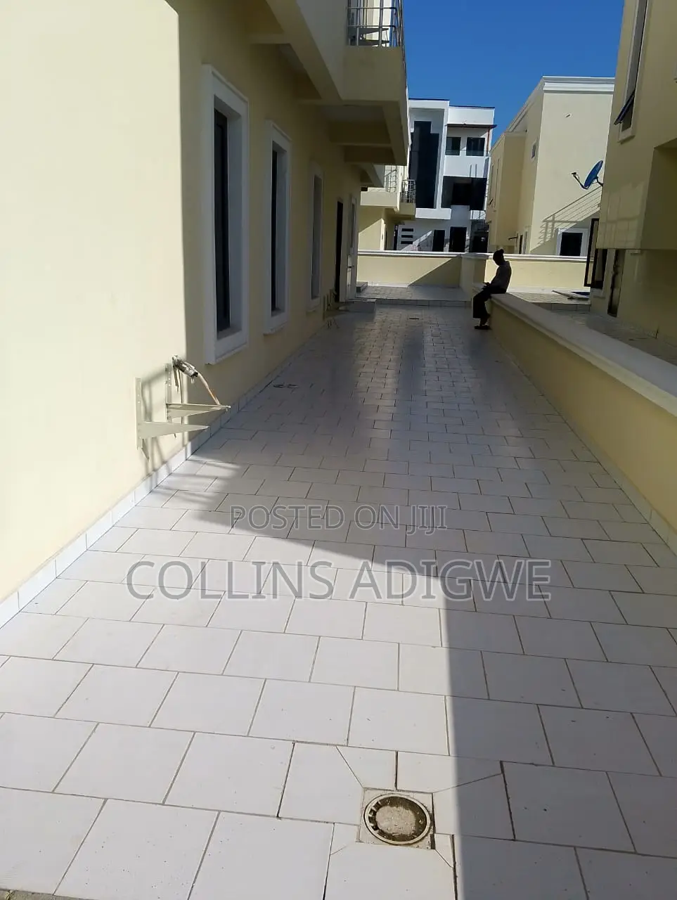 4bdrm Duplex in Chevron for rent