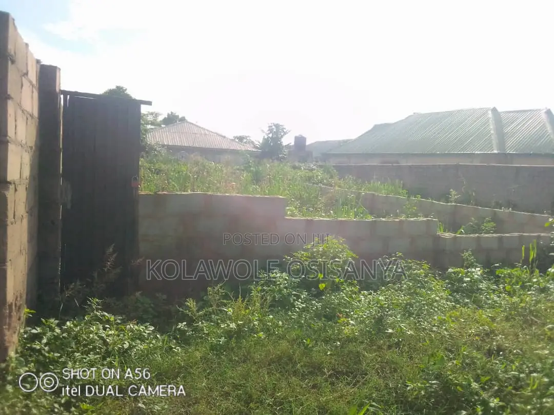 Quater Measuring 30ft By 60ft In A Serene Environ