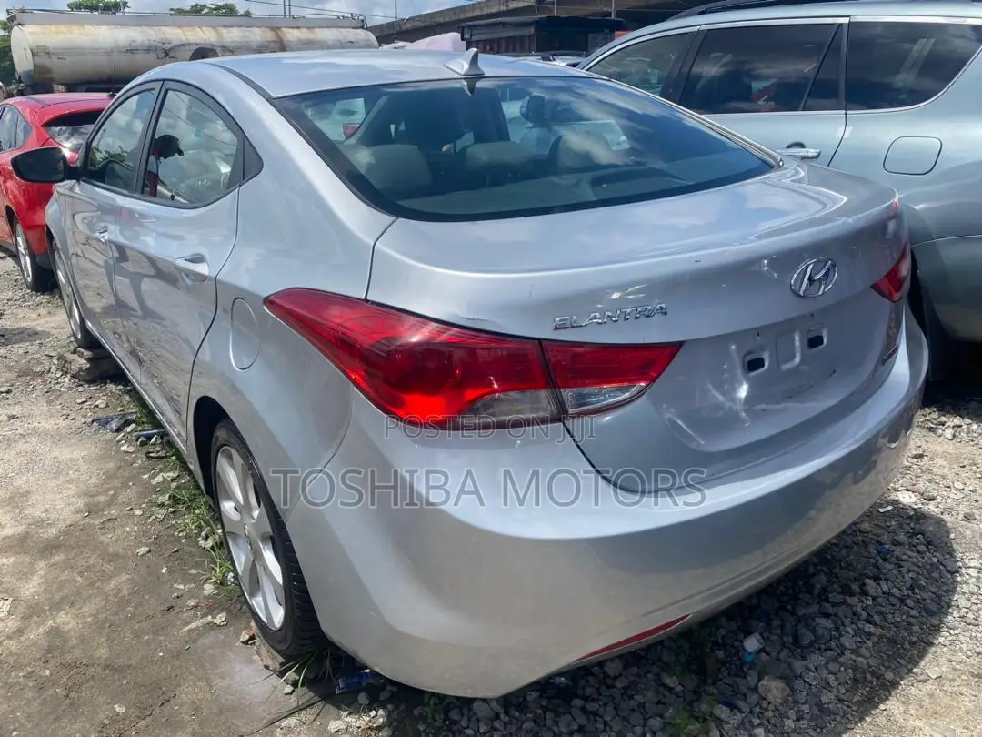 Hyundai Elantra Limited 2012 Silver