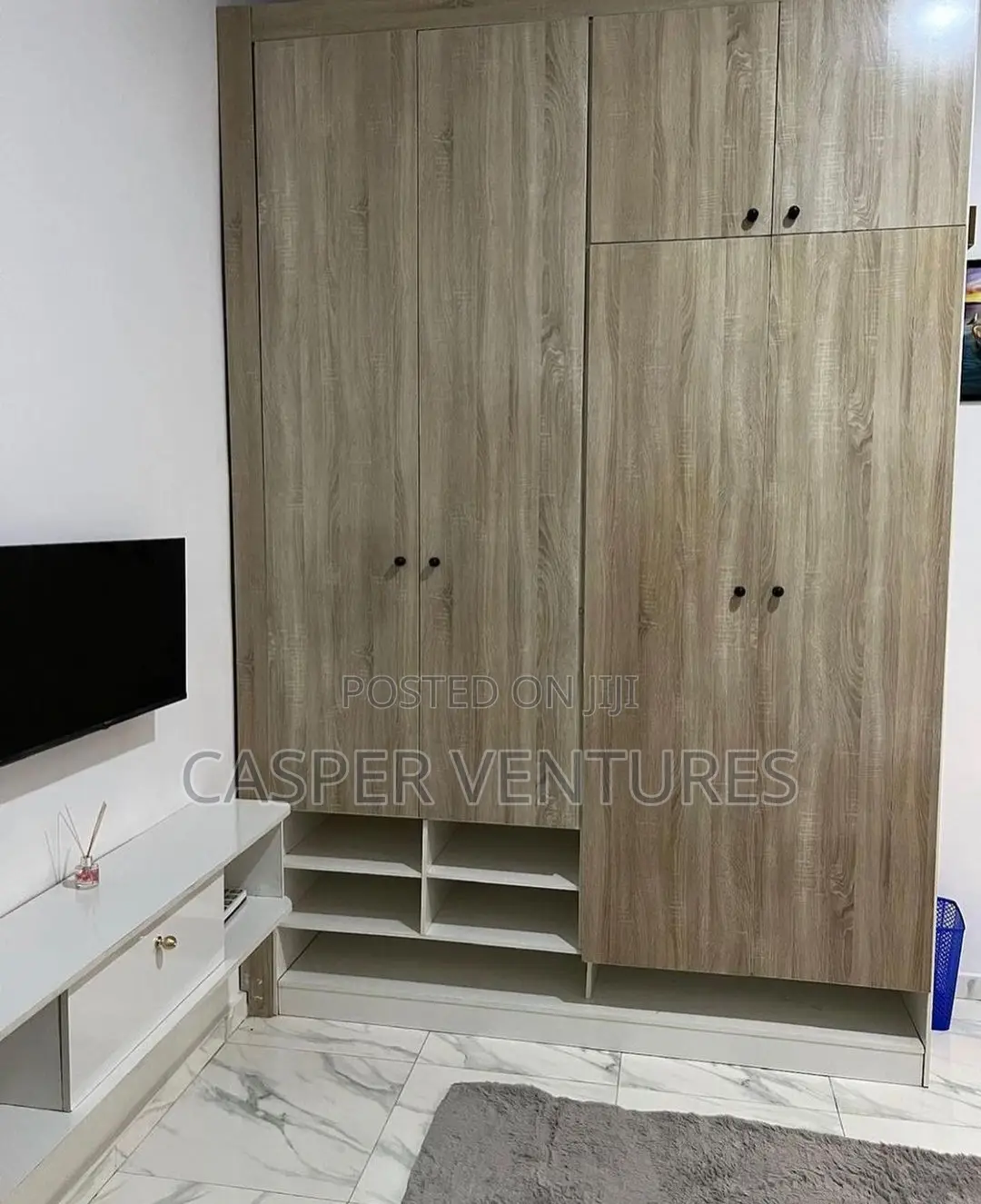 Colorful and Serviced Apartment