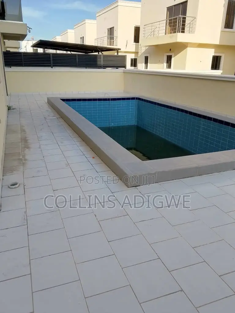 4bdrm Duplex in Chevron Drive Lekki for sale