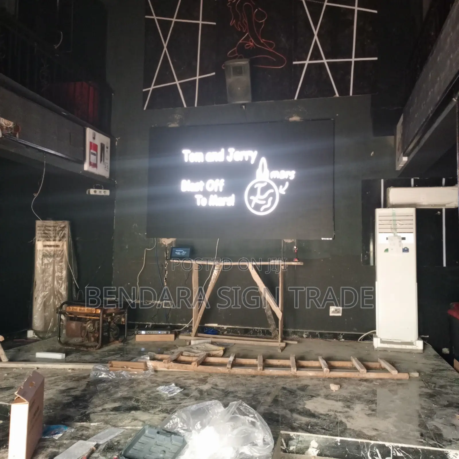 9ft by 6ft Indoor Club Screen 6sqm