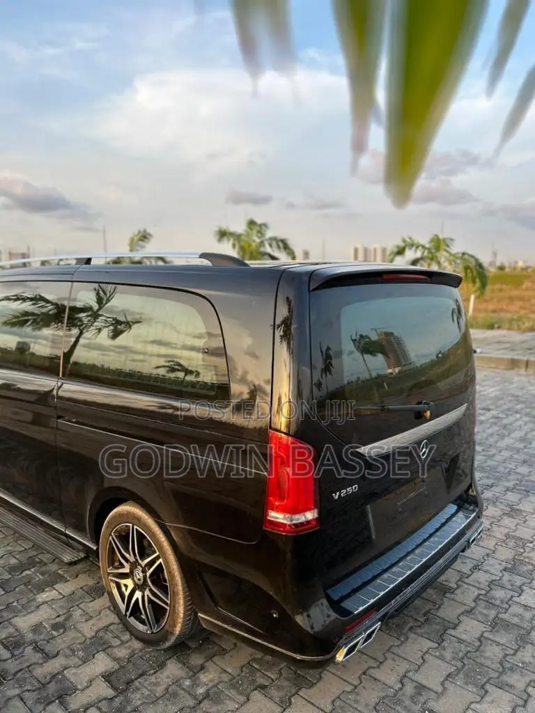 Mercedes Viano Available for Hire and Rental