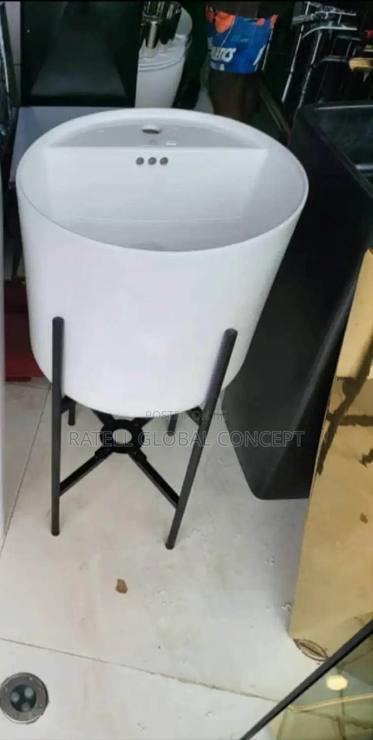 Dining Wash Hand Basin With Iron Stand
