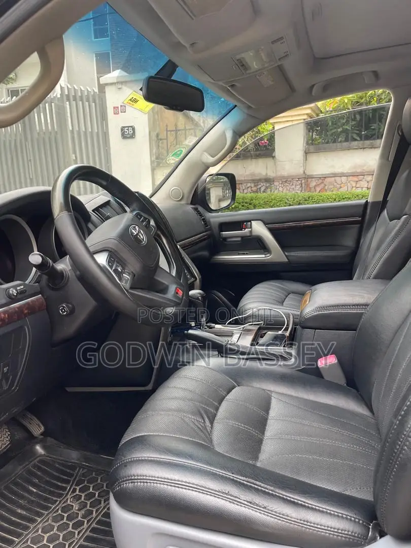 Toyota Landcruiser Available For Hire And Rental.