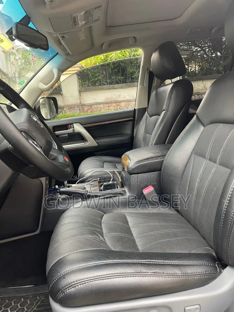 Toyota Landcruiser Available For Hire And Rental.