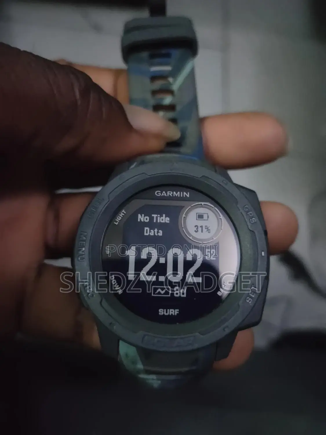Garmin Instinct Solar Surf, Rugged Outdoor Smartwatch