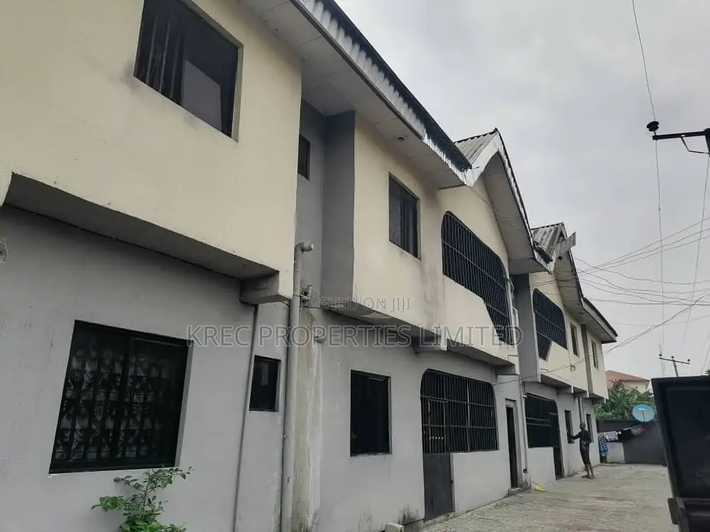 3bdrm Block of Flats in 4Units Of 3Bed, Orazi for sale