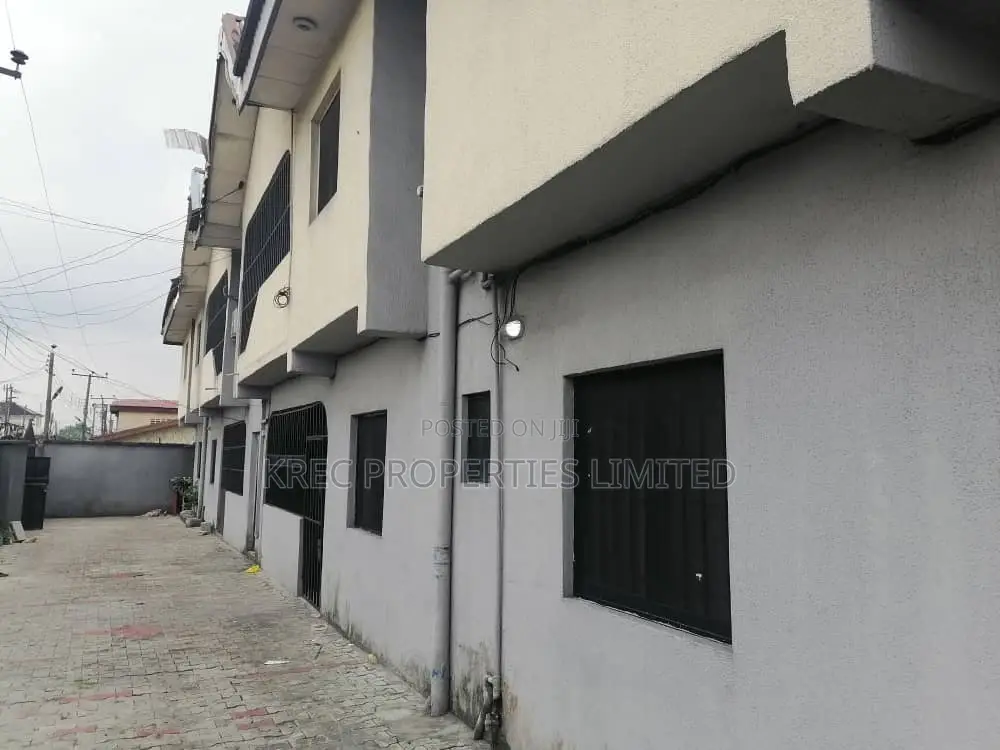 3bdrm Block of Flats in 4Units Of 3Bed, Orazi for sale