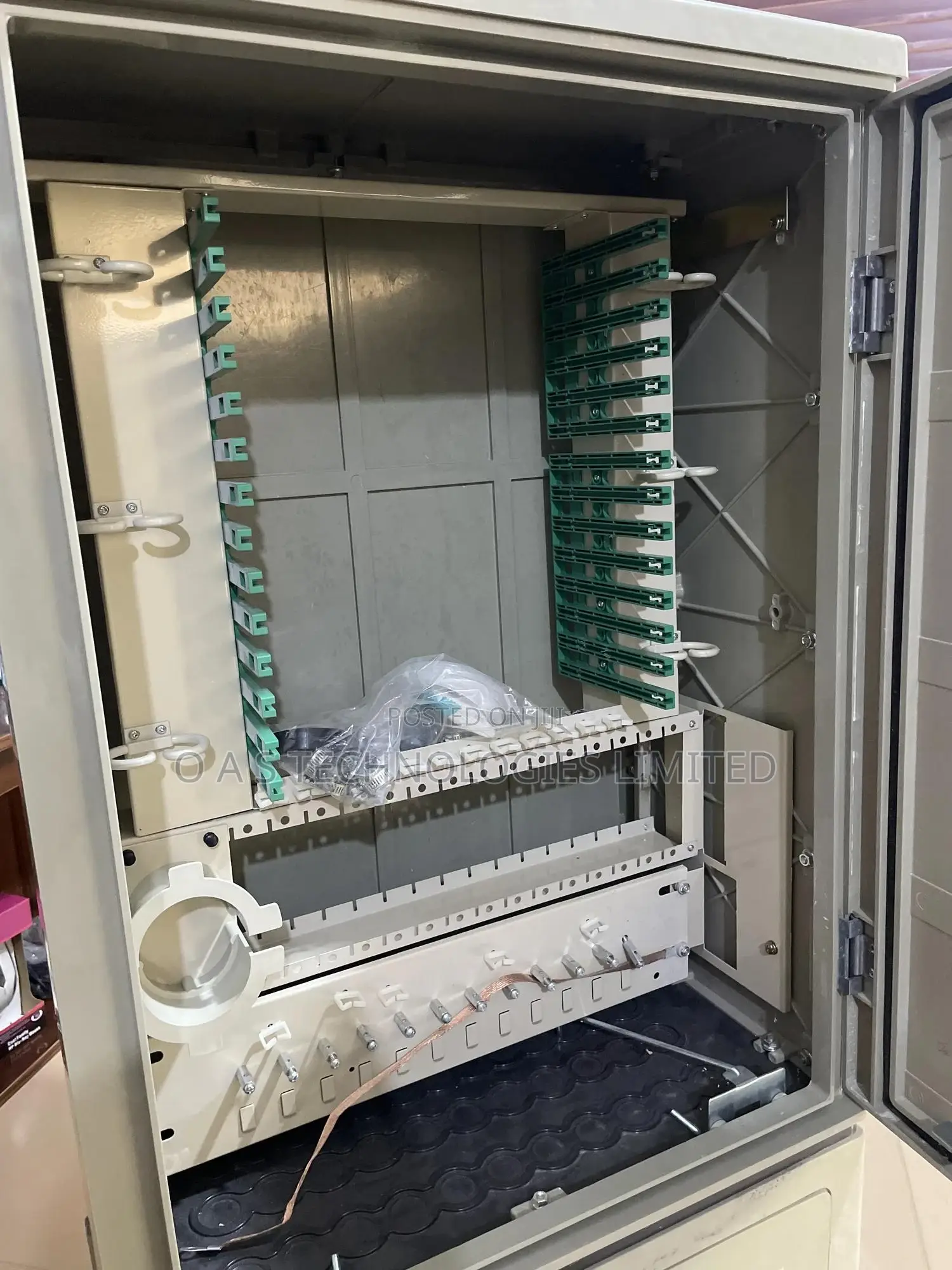 144 Core Fiber Optic Terminal Box (Stand)