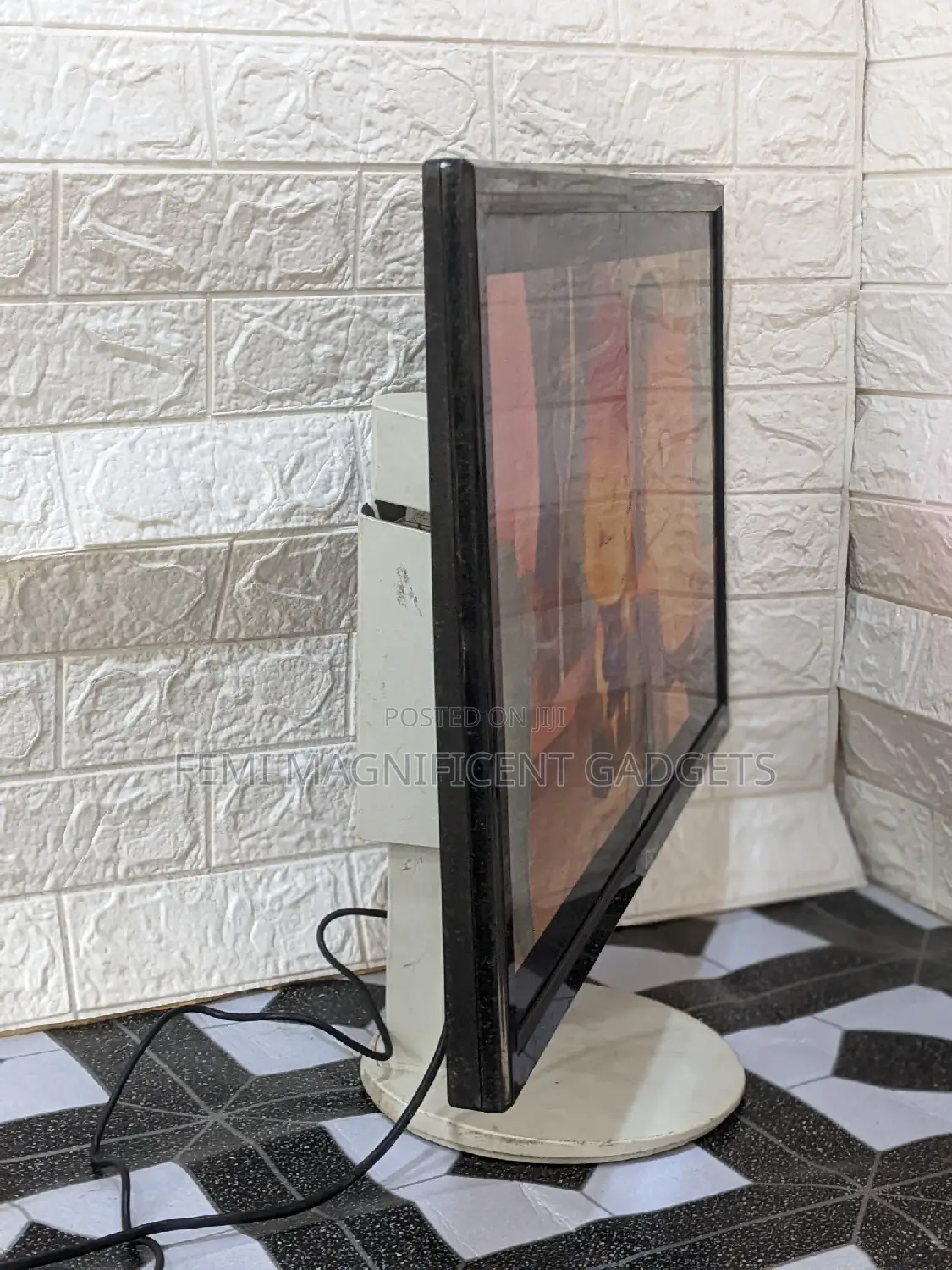 QNIX 28 Inches 3840x2160 UHD Monitor HDMI.
