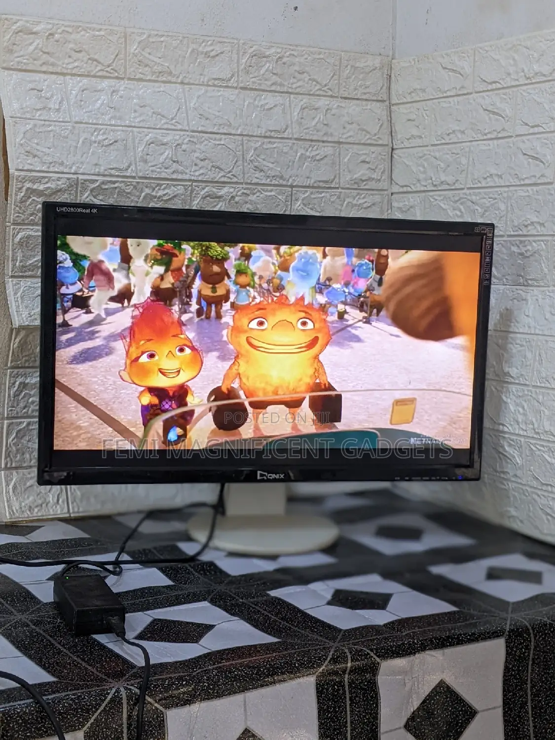 QNIX 28 Inches 3840x2160 UHD Monitor HDMI.