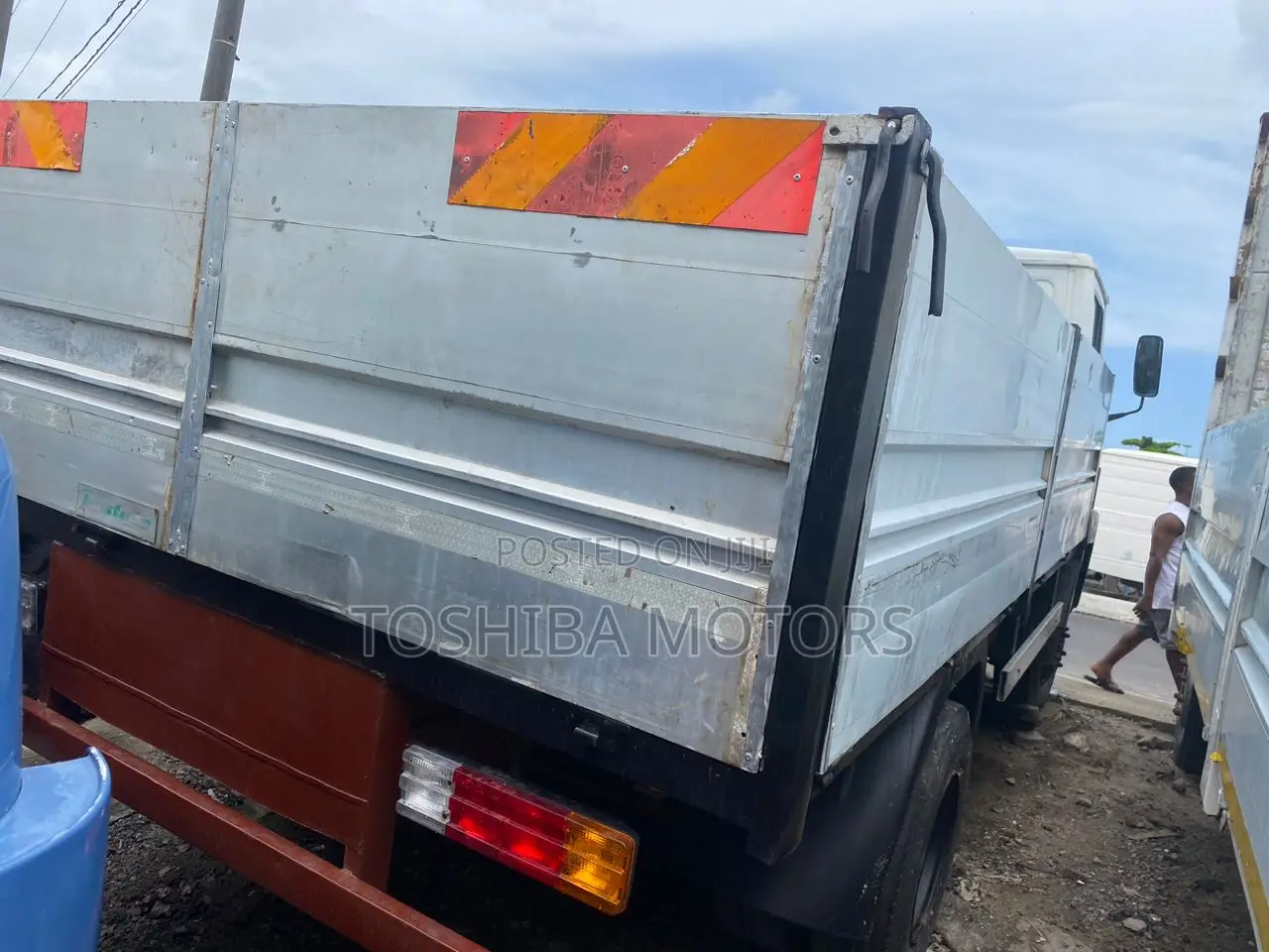 Mercedes Benz 814 V6 2002 White