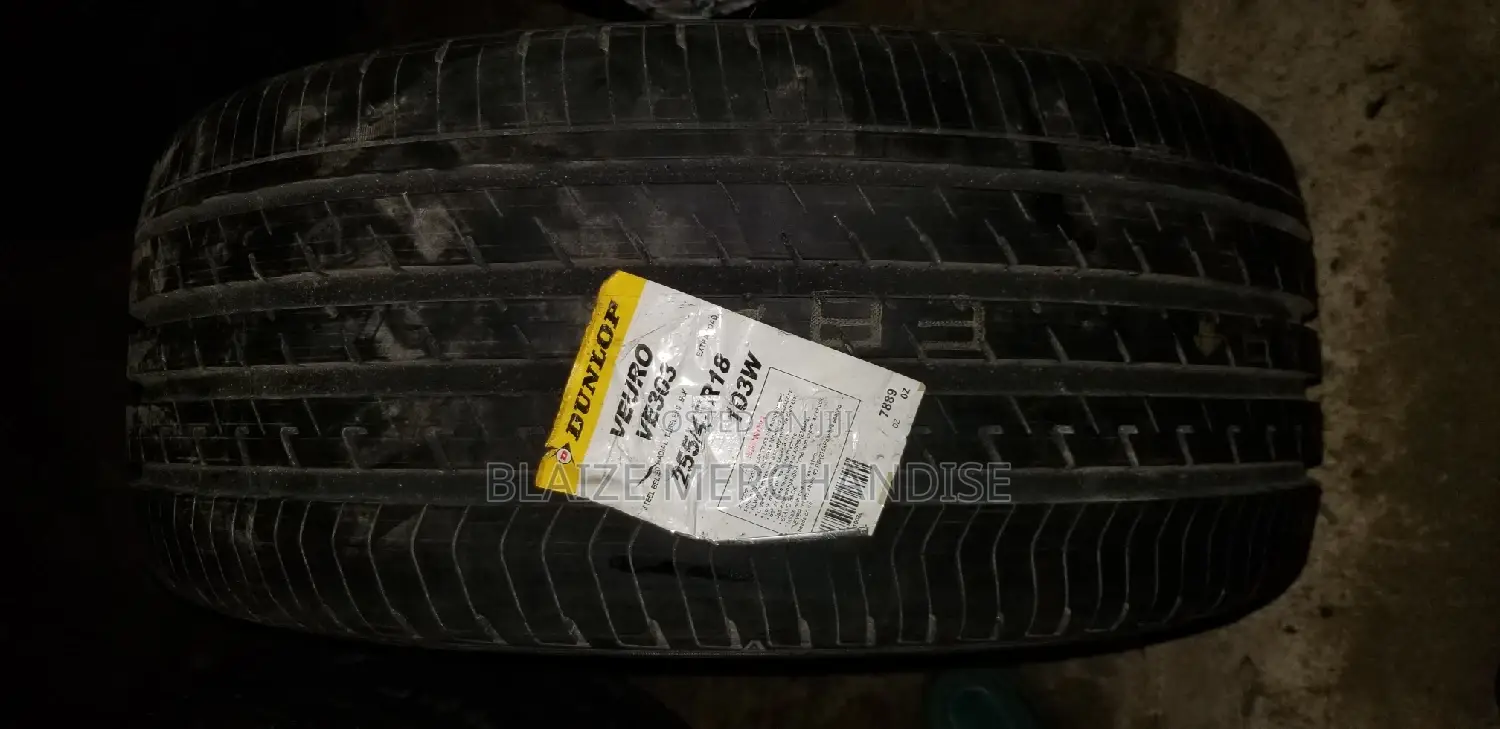 255/45/18 Dunlop Tyre