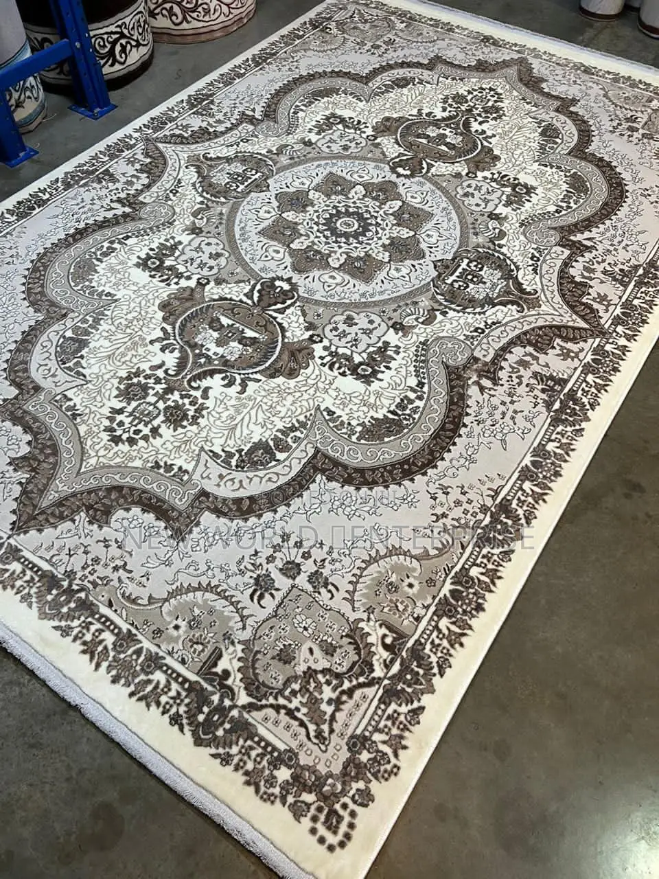 Modern Persian Quality Centre Rug 7by10 Feets